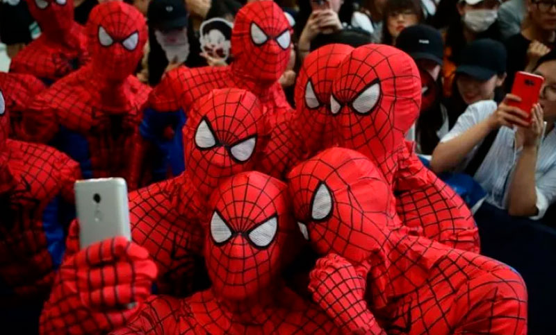 Convocan a fanáticos de Spider-Man a reunirse en el Obelisco para convertirse en récord mundial
