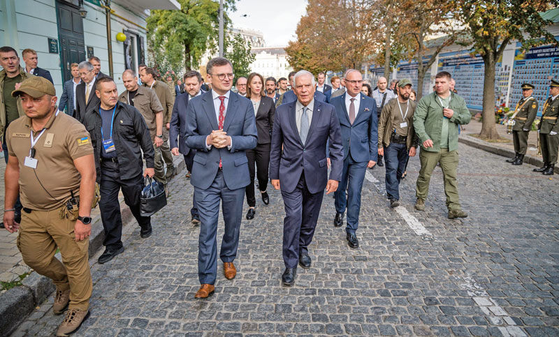 Los ministros de la Unión Europea se reunieron de urgencia en Ucrania para apoyar a ese país