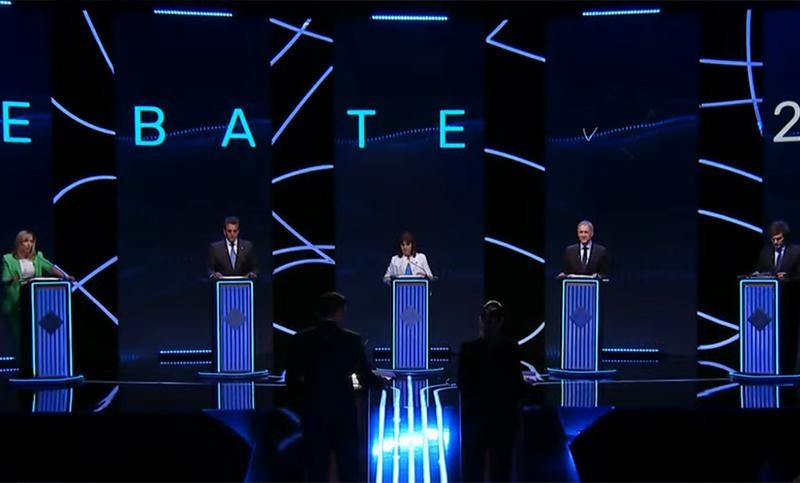 Los cinco candidatos a presidente ya participan del primer debate