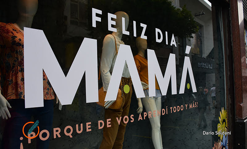 Las ventas por el Día de la Madre cayeron, pero el turismo en Rosario fue histórico este finde largo