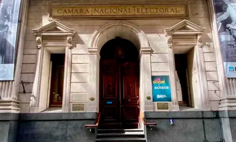 Los argentinos en el exterior votan con «fluidez» y «gran expectativa»