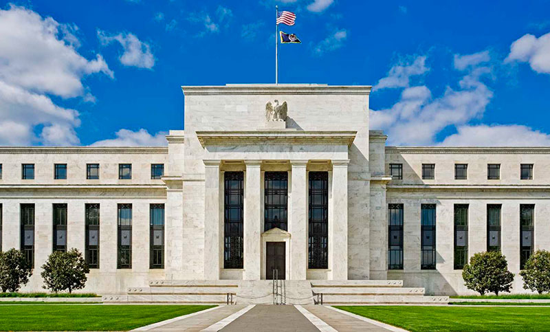 La Reserva Federal estadounidense mantuvo la tasa de interés entre 5,25% y 5,50%