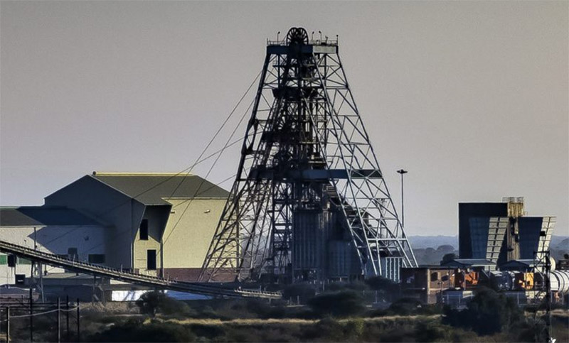 Unas 11 personas murieron y otras 75 resultaron heridas tras la caída de un ascensor en una mina de Sudáfrica