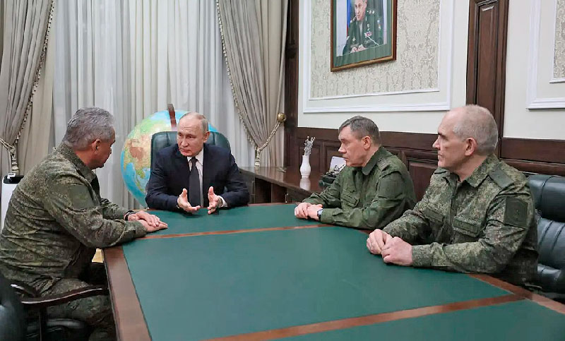 Putin visita por sorpresa el cuartel general de las tropas rusas en Ucrania
