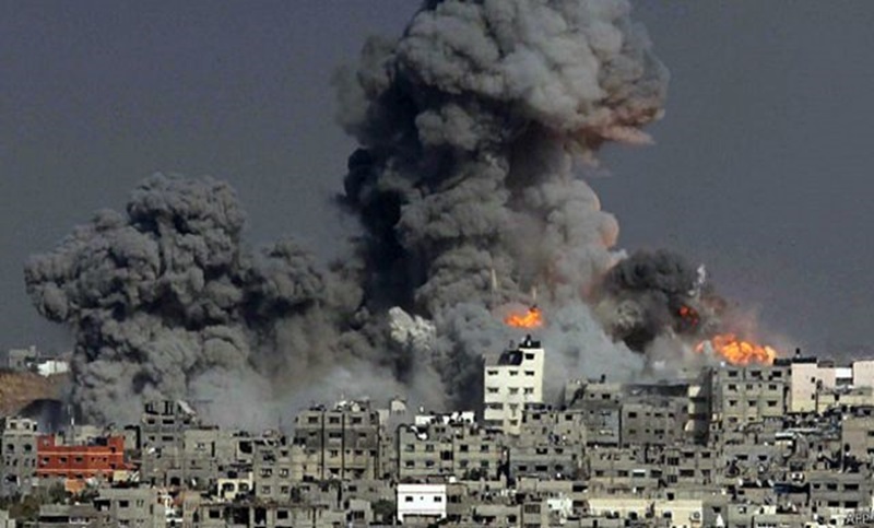 Israel intensificó sus ataques aéreos contra el centro de Gaza