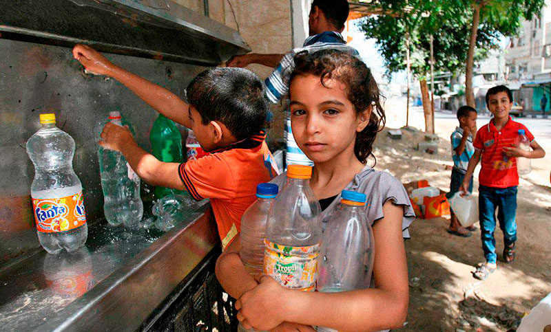 Unicef alertó de la falta de agua en Gaza y el peligro que representa para los niños