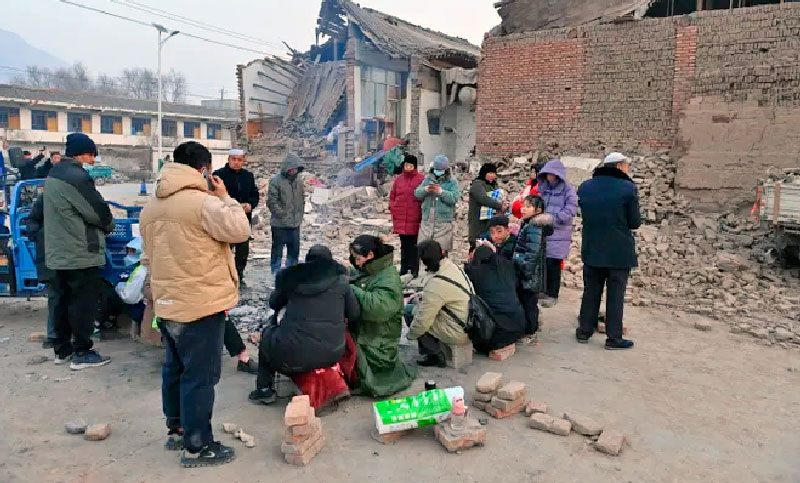 Aumenta a 127 la cifra de muertos por terremoto en las provincias de China de Gansu y Qinghai