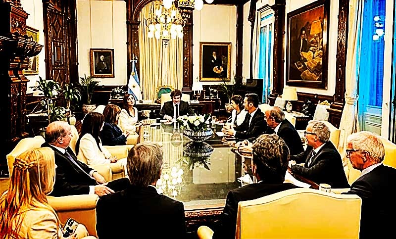 Milei encabeza la primera reunión de gabinete del nuevo Gobierno
