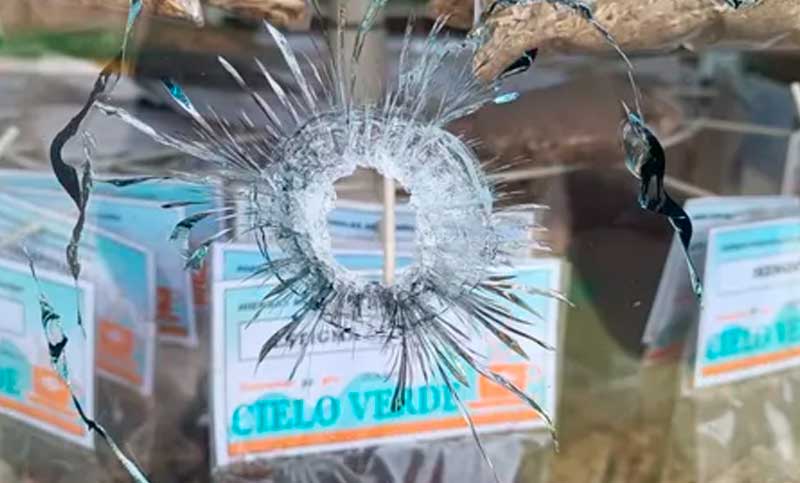 Atacaron a balazos la farmacia del presidente de la comuna de Alvear