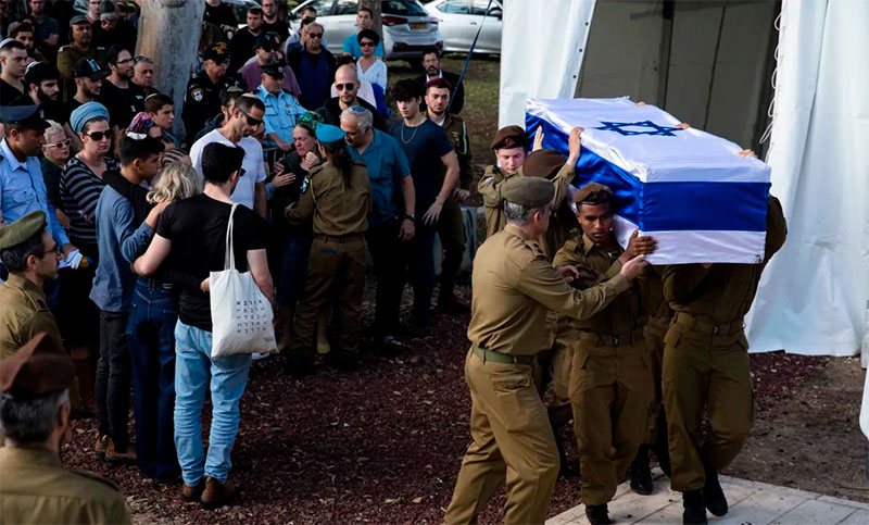 Avanza la investigación: los rehenes israelíes que mató el Ejército llevaban una bandera blanca