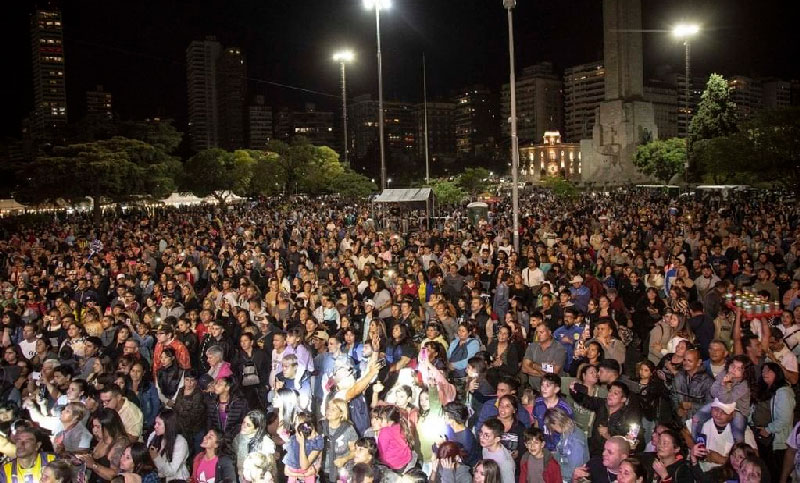 Rosario celebra la democracia con festival de cine, ferias editoriales y música