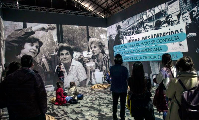Lanzaron en Rosario un libro que recopila muestras en el 40° aniversario del retorno democrático