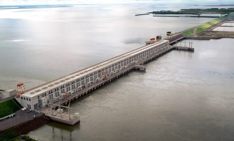La represa Yacyretá advirtió que el río Paraná tendrá altos niveles en el próximo trimestre