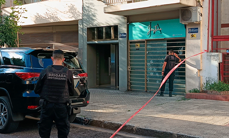 Brutal balacera contra un local de ropa en barrio La Sexta: la dueña decidió cerrar