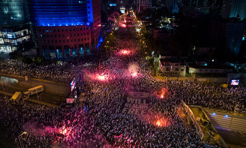 Miles de personas se manifestaron en Israel para pedir elecciones anticipadas y la salida de Netanyahu