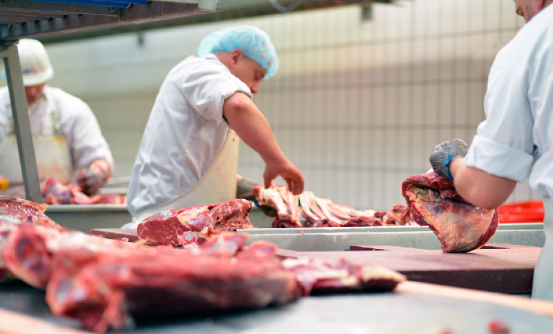 La Federación de la carne negocia paritarias mientras adhiere al paro y movilización de la CGT