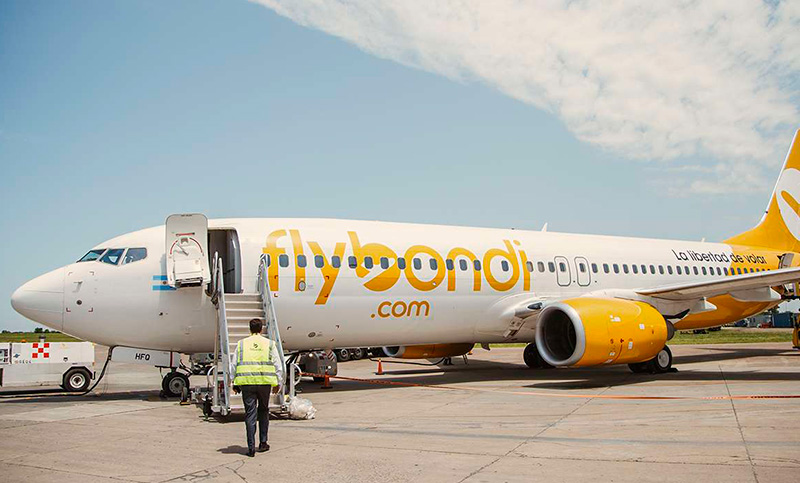 Un avión de Flybondi impactó su cola contra la pista en el aeropuerto de Mar del Plata sin provocar heridos