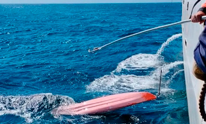 Encuentran el kayak que sería de los pescadores desaparecidos en Pinamar