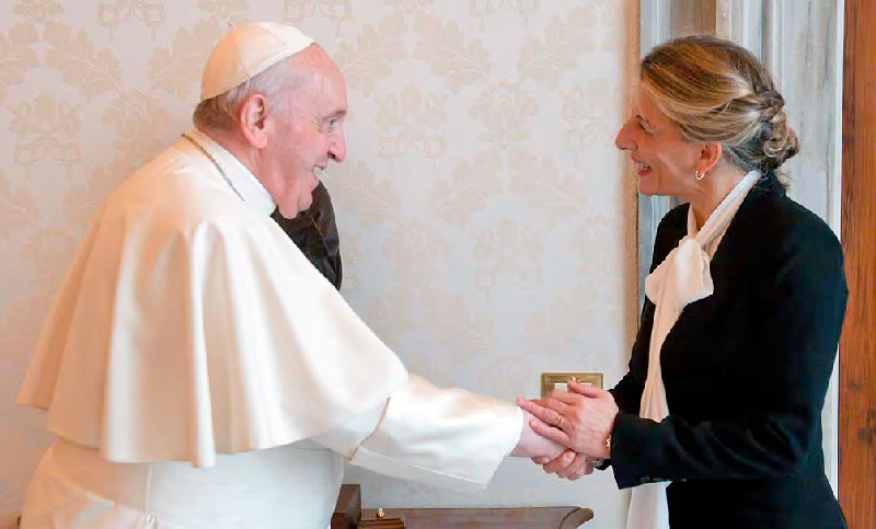 La vicepresidenta de España calificó al Papa como «el mejor embajador del trabajo decente»
