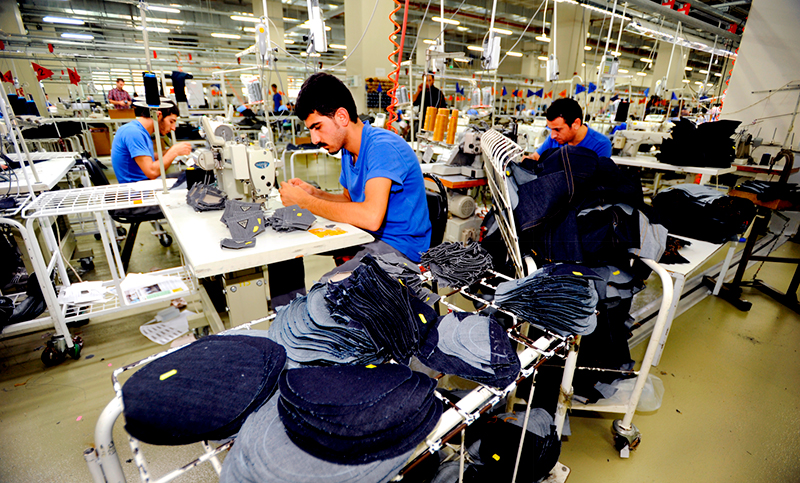 Tras la caída en las ventas, el sector textil paralizó su producción y comenzó a suspender personal