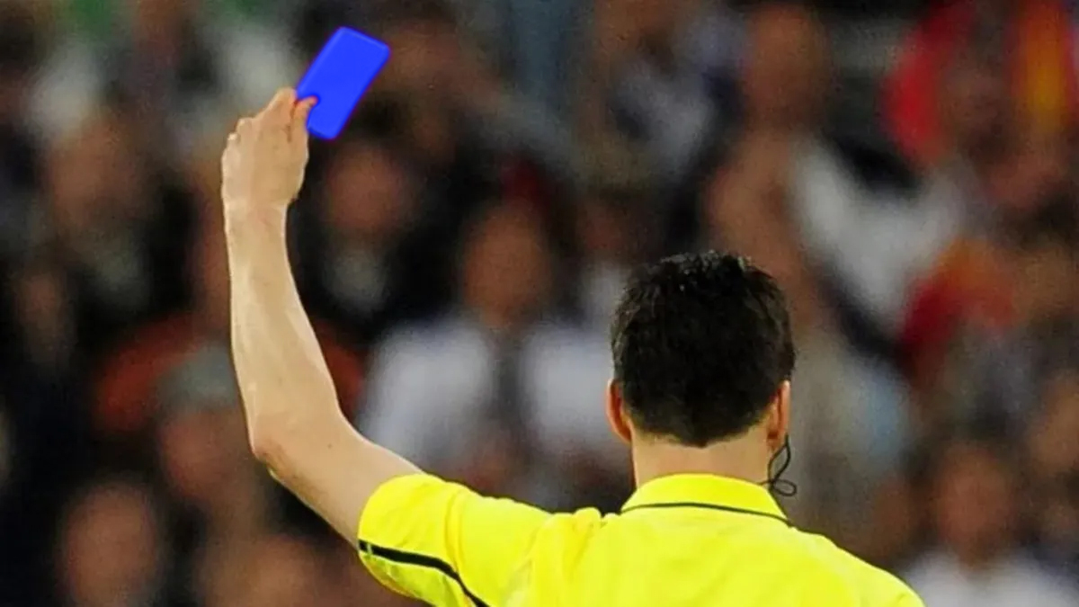 La FIFA desmintió que se vaya a implementar una tarjeta azul