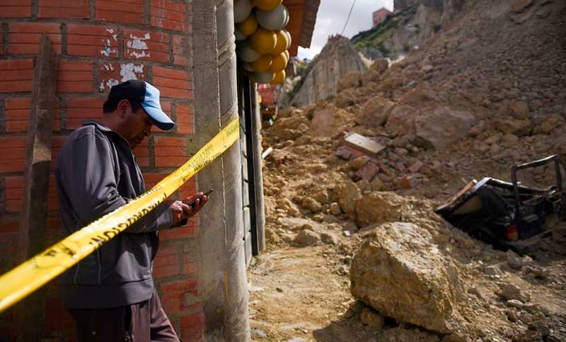 Al menos tres muertos por un desprendimiento de tierras en Bolivia