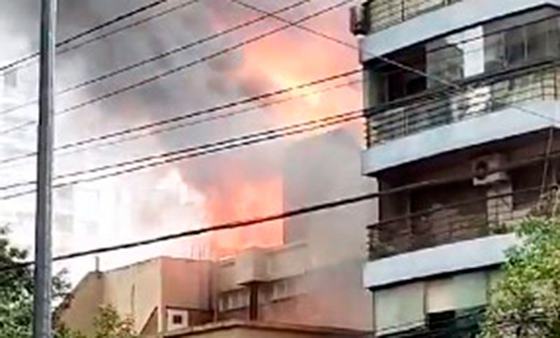 Un incendio en una subestación eléctrica en Caballito dejó a miles de usuarios sin luz