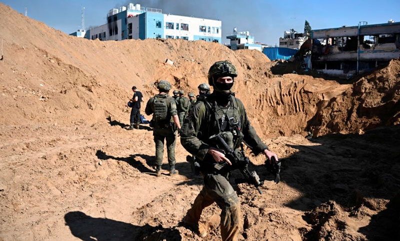 El Ejército israelí tomó por asalto el hospital más grande del sur de Gaza en busca de restos de rehenes