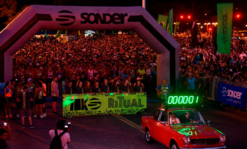 Se corre la maratón nocturna en Rosario