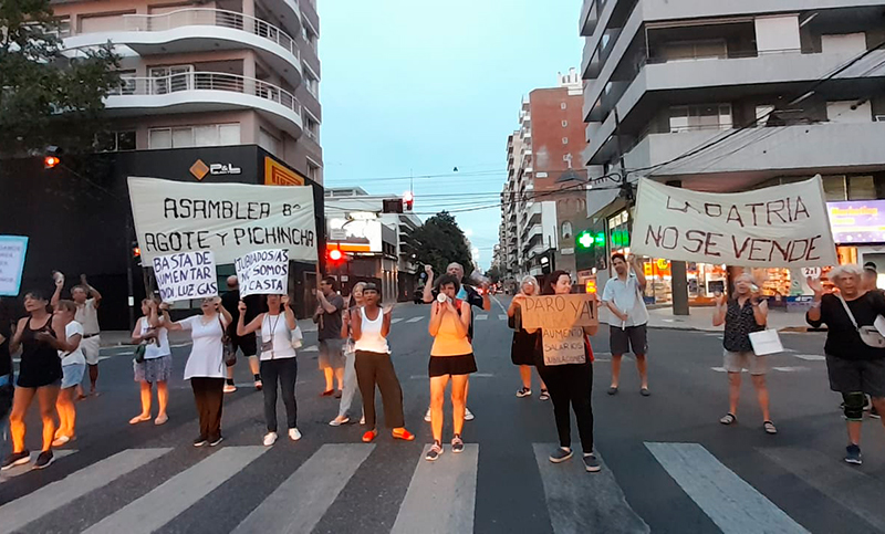 Cacerolazos en Rosario contra el ajuste de Milei