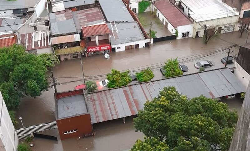 Corrientes sufrió el peor temporal de su historia: cayeron 300 milímetros de agua y se inundó la ciudad