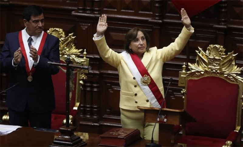 Allanan a la presidenta de Perú en el marco de una causa por supuesto enriquecimiento ilícito