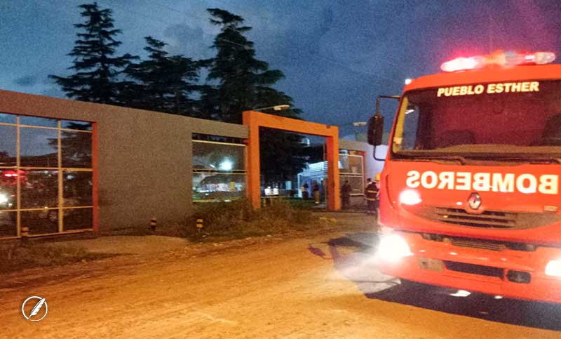 Gran incendio en una fábrica de pinturas en Villa Gobernador Gálvez