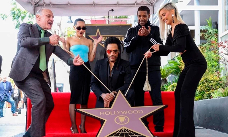 Lenny Kravitz recibió una estrella en el paseo de la fama