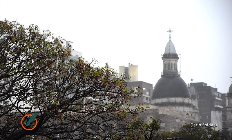 El clima en Rosario: domingo nublado, por la tarde siguen los chubascos