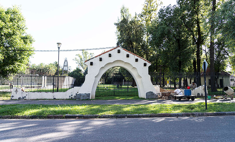 Newell’s y el municipio trabajan en la reparación del arco histórico del Jardín de los Niños