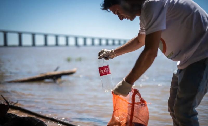 ¿Cuáles son los objetos y empresas que mas contaminan el río Paraná?