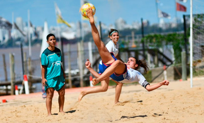Torneo sudamericano de fútbol playa femenino se disputa en La Florida