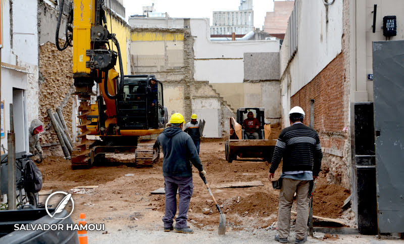 Tres de cada diez trabajadores argentinos eran pobres al finalizar el 2023