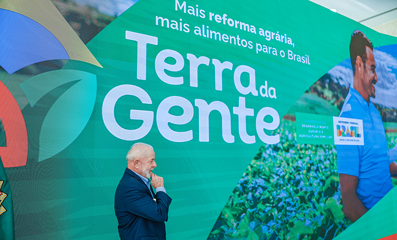 Brasil da un paso hacia la reforma agraria: Lula entregará tierras a familias campesinas