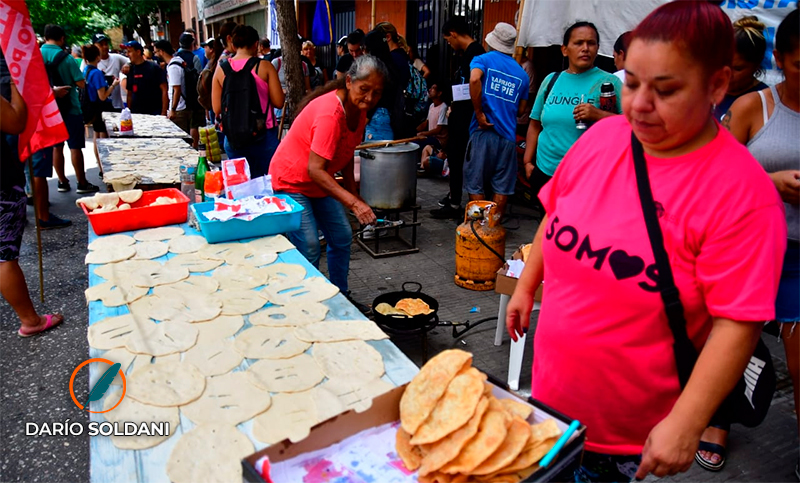 El 70% de los comedores y merenderos en Rosario no perciben asistencia alimentaria ni económica