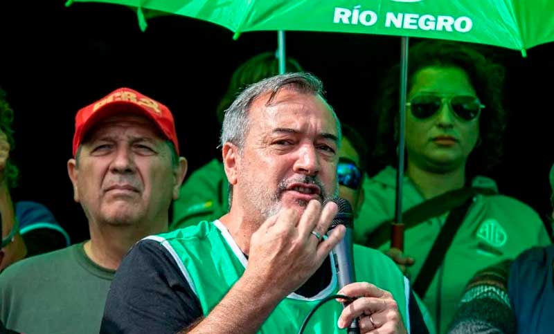 Piquete de estatales en Río Negro: ¿de qué se trata la protesta?