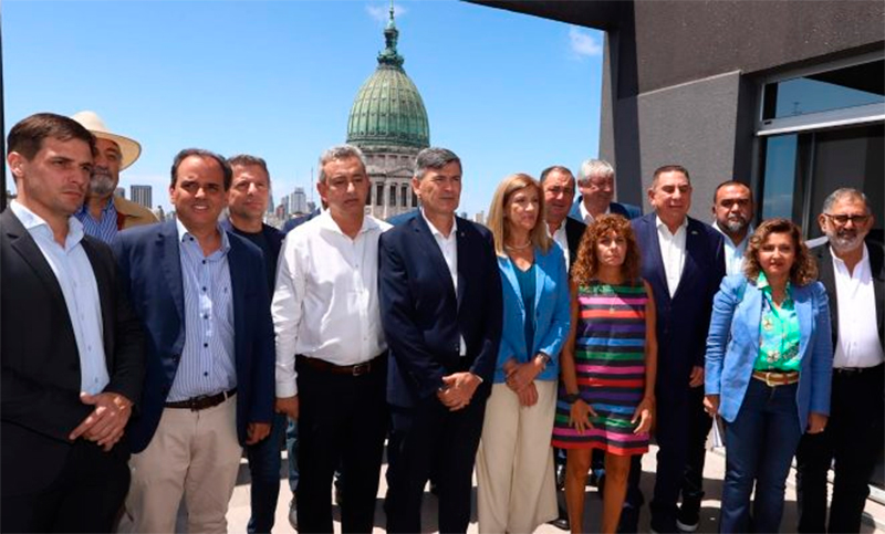 Intendentes de todo el país se reúnen en Rosario, con transporte y obra pública como temas centrales