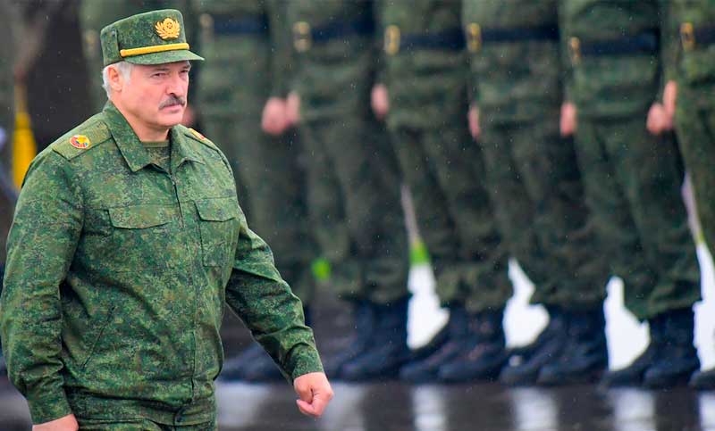 El presidente de Bielorrusia denunció que Estados Unidos está arrastrando a su país a un conflicto militar