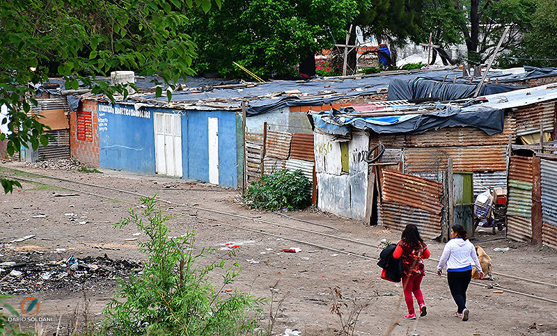 Los vecinos de los barrios populares de Rosario, cada vez más asfixiados por el costo de la comida