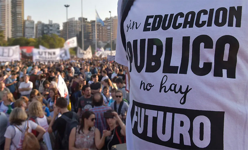 La UNR convocó a una concentración el domingo, pero el martes marchará en Buenos Aires
