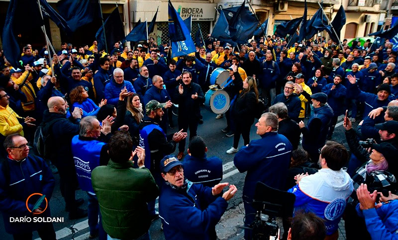 Tras los 26 despidos, trabajadores del Correo de Rosario movilizaron en defensa de los puestos de trabajo