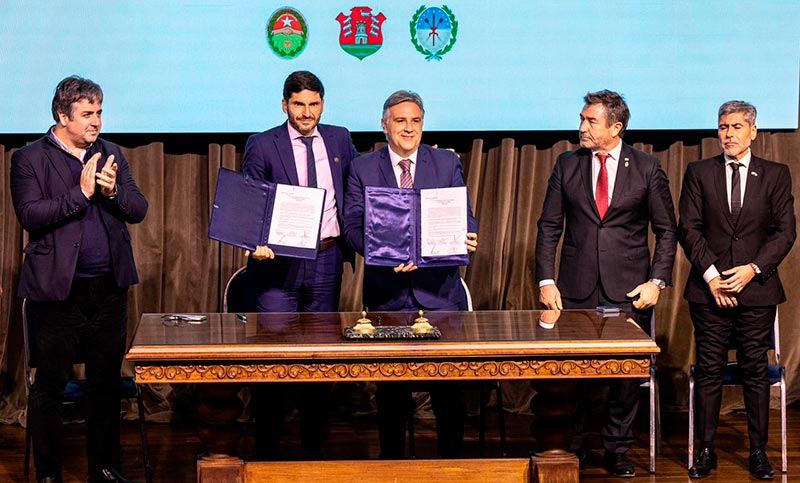Con eje en el fortalecimiento de la Región Centro, Pullaro firmó convenios con Llaryora en Córdoba