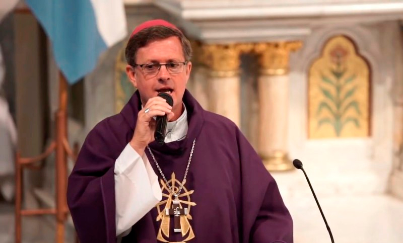 El Arzobispo Cuerva duro frente a Milei: “Hay que acompañar con hechos el esfuerzo de la gente”