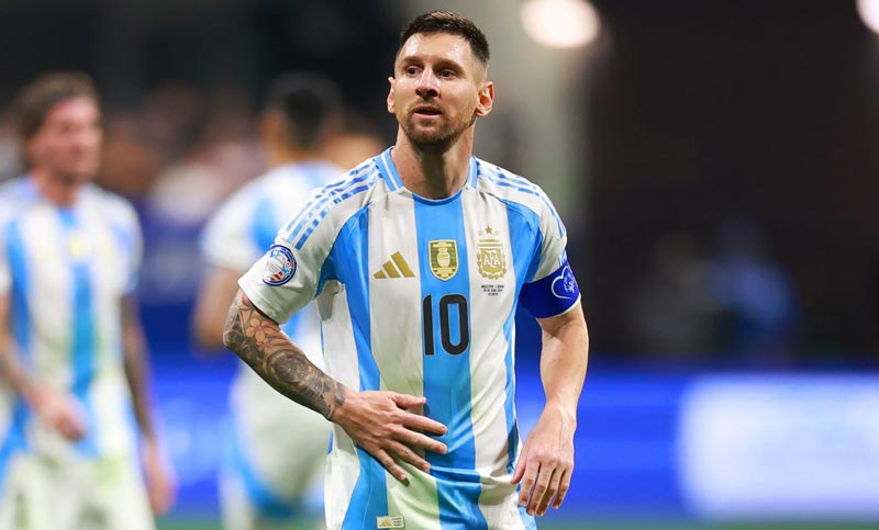 Messi solo tiene una contractura y podrá jugar los cuartos de final con la Selección